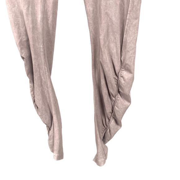 Lululemon Inner Glow Tight‎ 28: Washed Half Moon High Rise Sz 6 - Picture 4 of 4